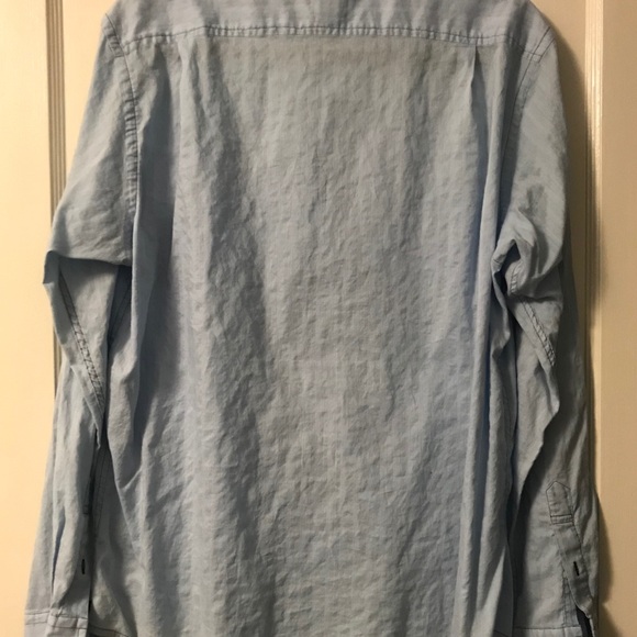 Gap classic fit button down - Picture 3 of 3